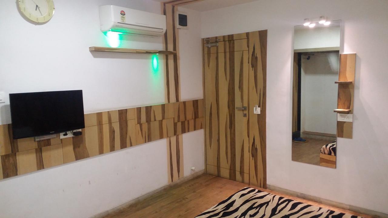 סוראט Hotel Decent מראה חיצוני תמונה